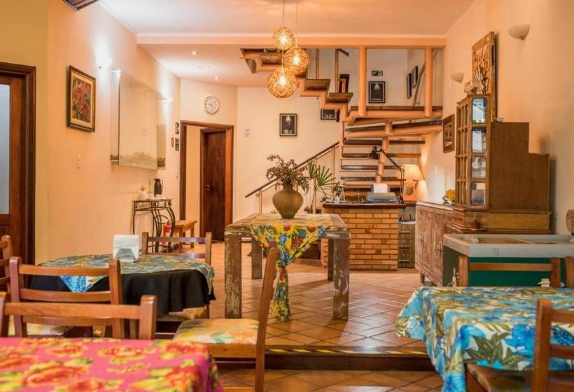 Общежитие Rogai Hotel Pousada