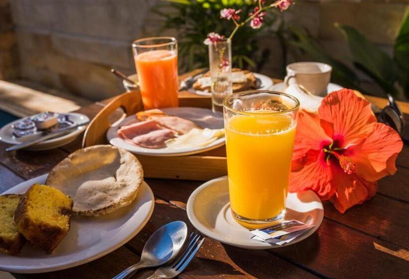 Общежитие Rogai Hotel Pousada