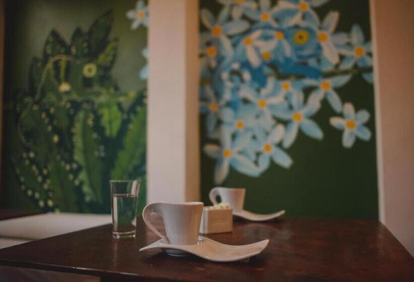 Casa 5 Bed & Breakfast