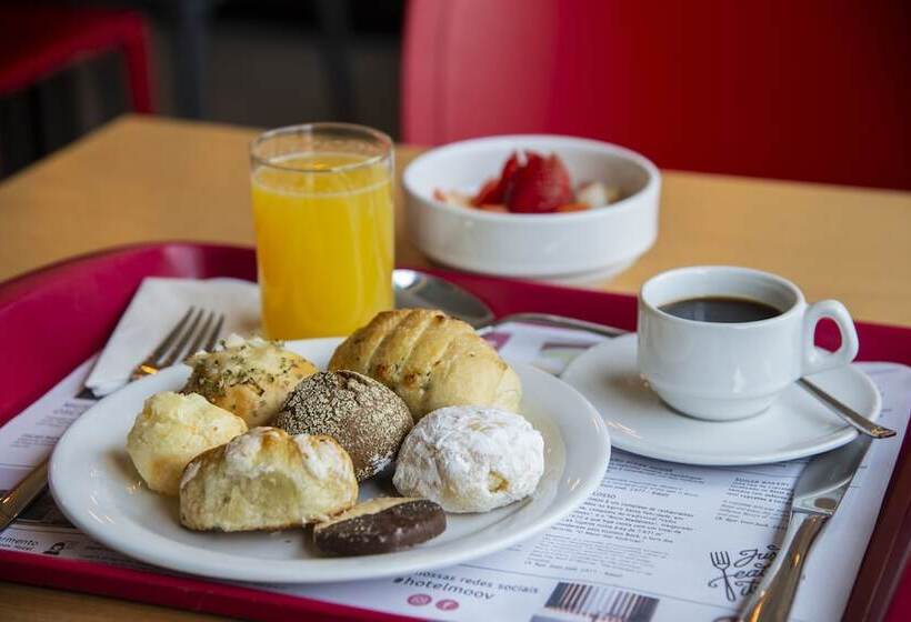 فندق Moov Curitiba