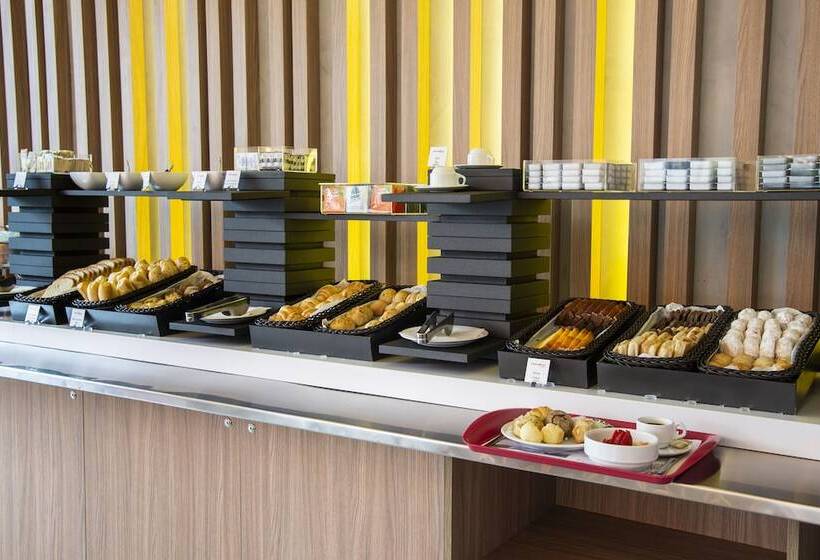 فندق Moov Curitiba