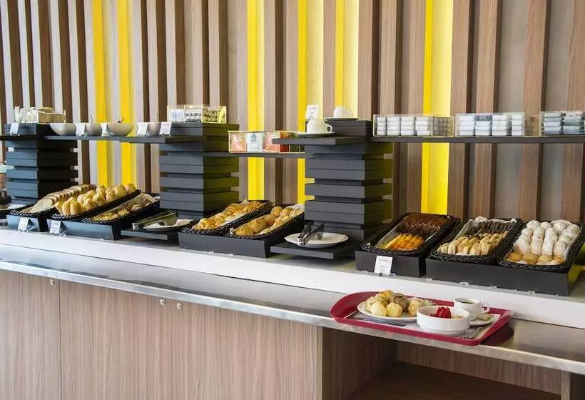 ホテル Moov Curitiba