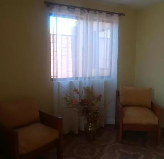 پانسیون Casa Huespedes Angoba