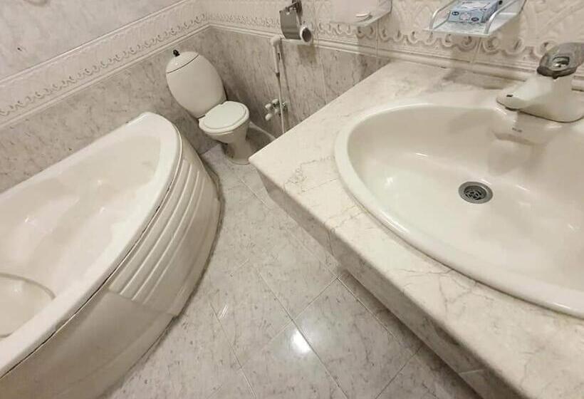 پانسیون Imperial Inn Karachi