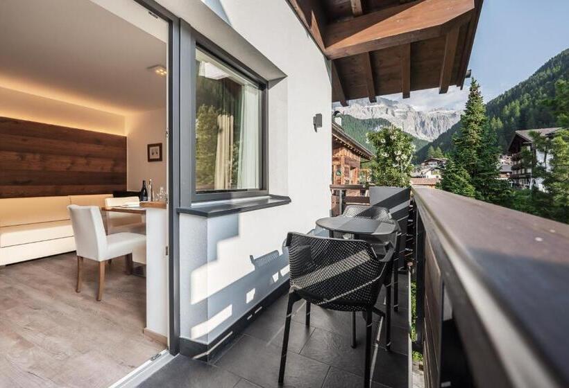 בית מלון כפרי Arya Alpine Lodge