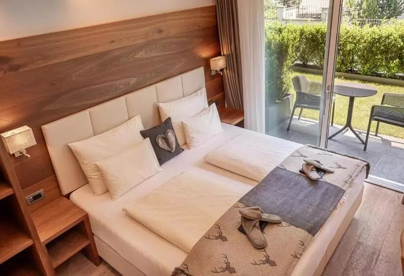 ホテル Arya Alpine Lodge