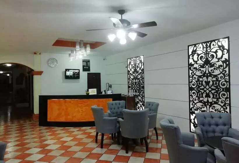 ホテル Los Girasoles