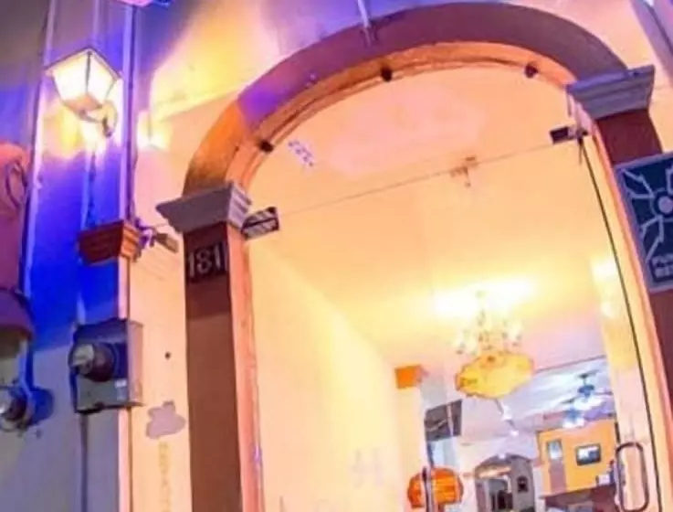 ホテル Los Girasoles