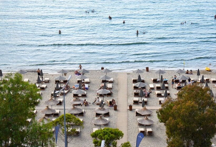 בית מלון כפרי Yacht