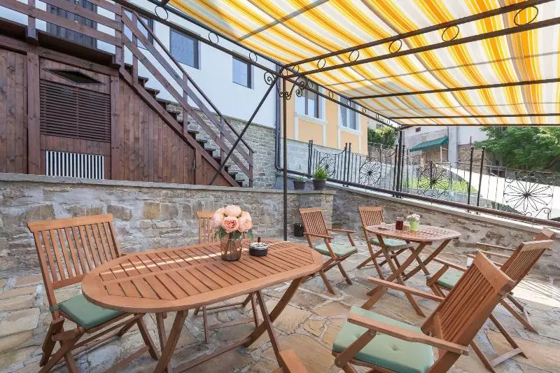 پانسیون History Inn Unique Guest House