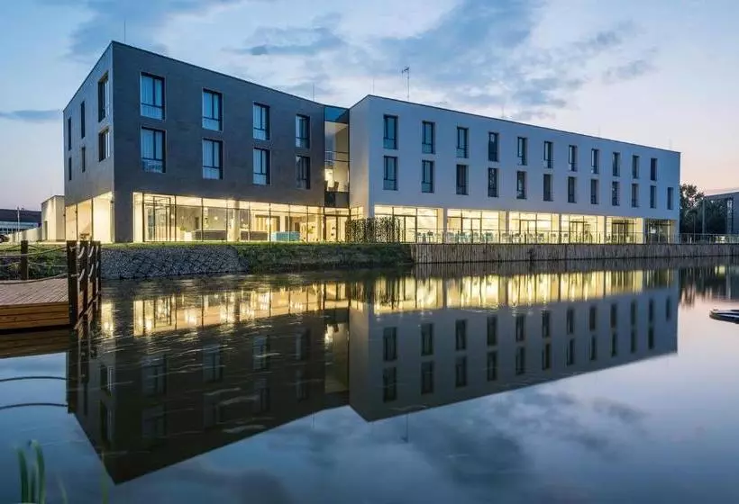 Hotelli Várda Sport