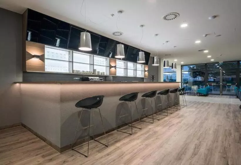 Hotelli Várda Sport