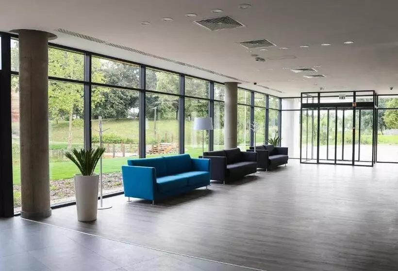 Hotelli Várda Sport