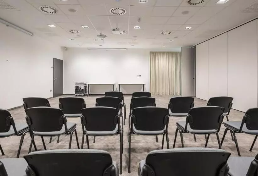 Hotelli Várda Sport