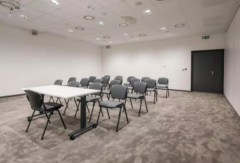 Hotelli Várda Sport