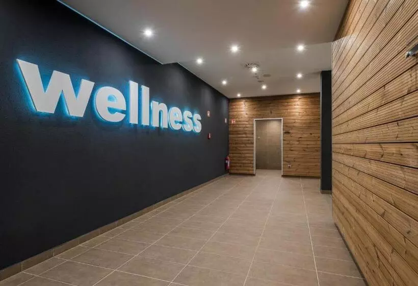 Hotelli Várda Sport