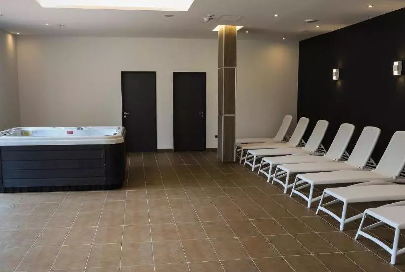 Hotelli Várda Sport