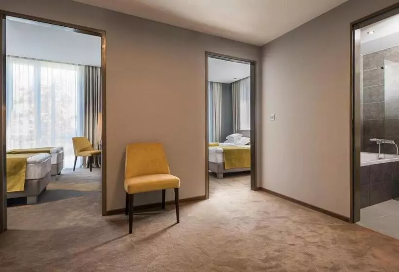 Hotelli Várda Sport