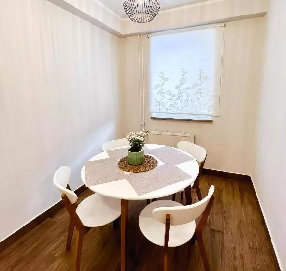 تختخواب و صبحانه Hop House Garni