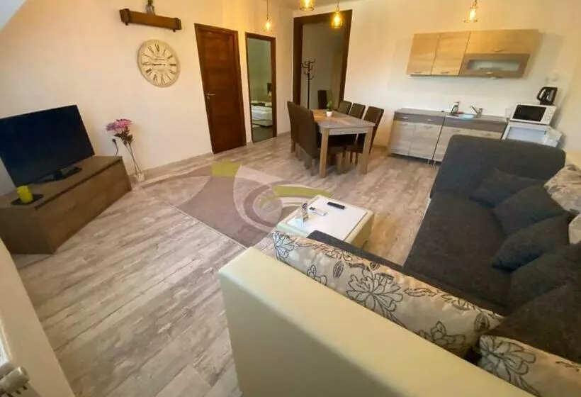 Majatalo Babylon Pizzéria Vendégház