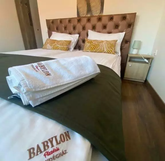 Majatalo Babylon Pizzéria Vendégház