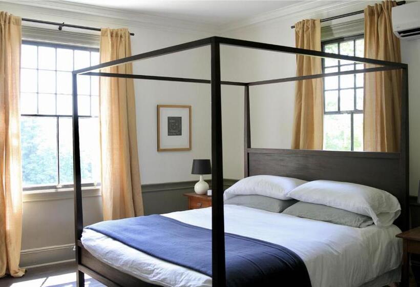 Общежитие The Inn At Kenmore Hall