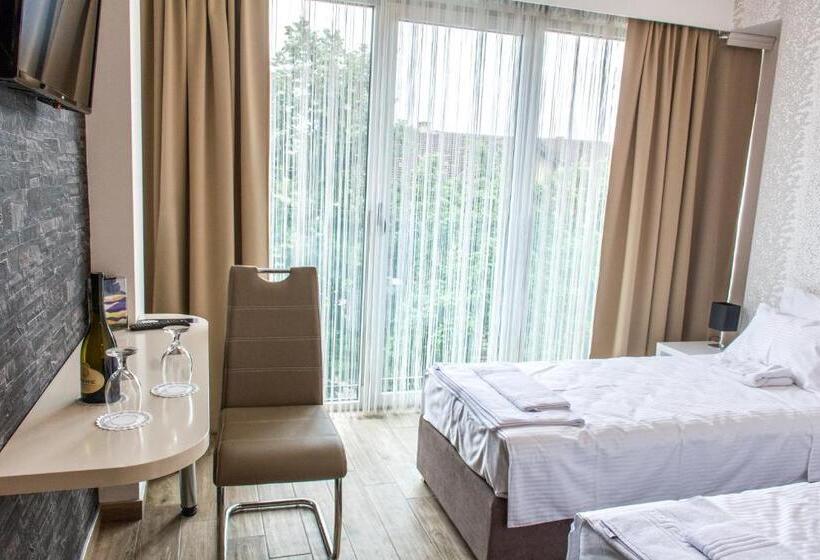 تختخواب و صبحانه Zam Residence