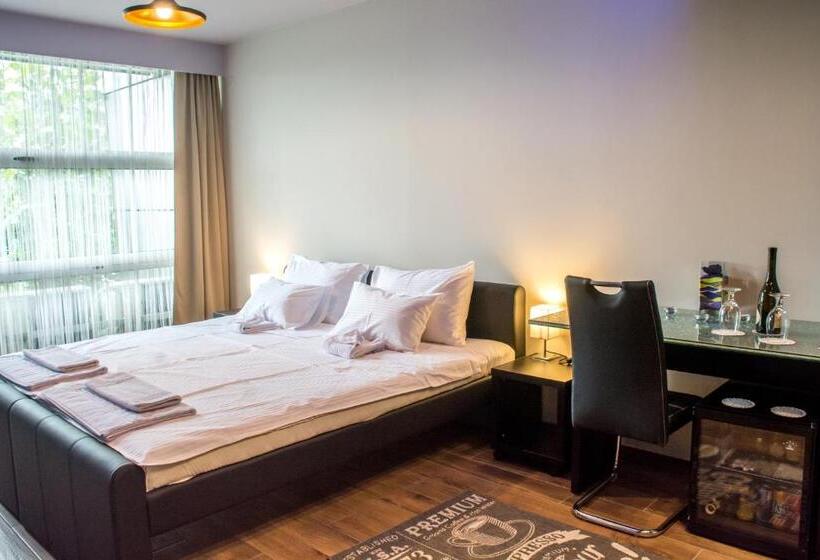 تختخواب و صبحانه Zam Residence