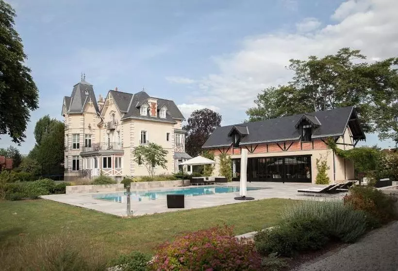 Aamiaismajoitus (B&B) Manoir Des Logis