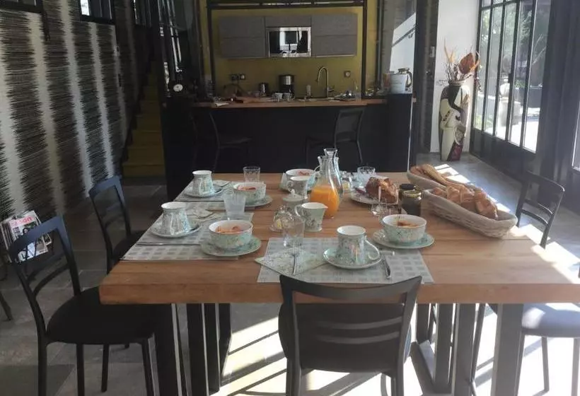 Aamiaismajoitus (B&B) Manoir Des Logis