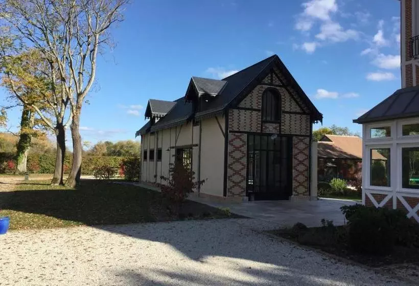 Aamiaismajoitus (B&B) Manoir Des Logis