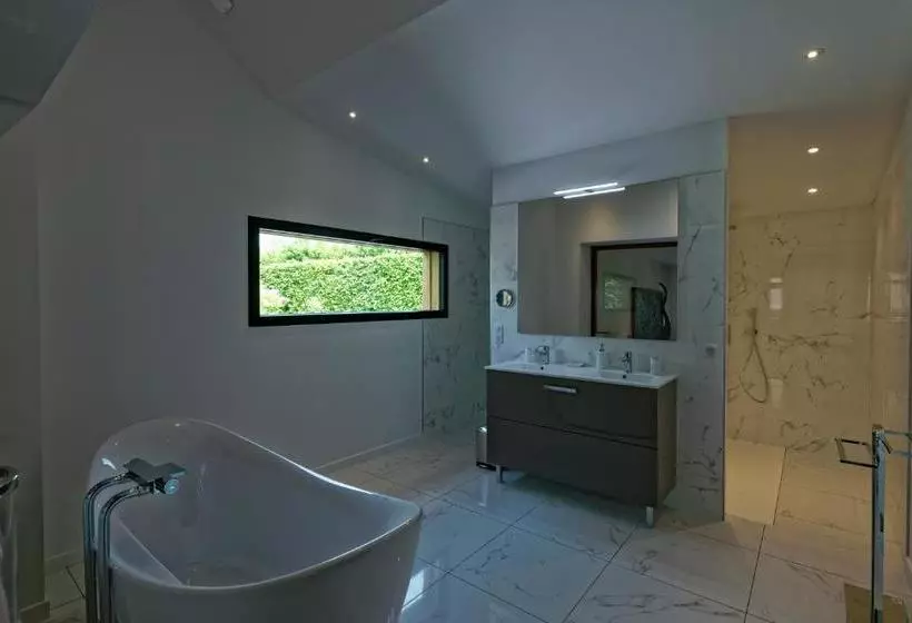 Aamiaismajoitus (B&B) Manoir Des Logis