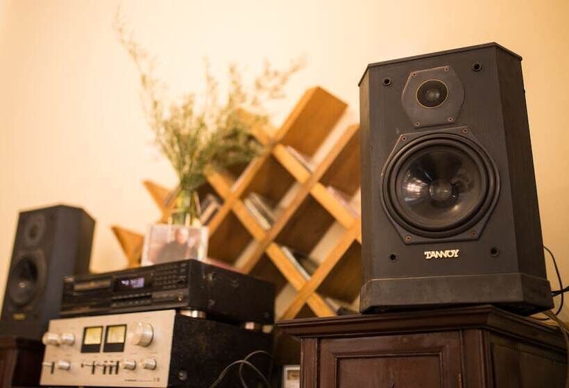 تختخواب و صبحانه Purple Hue Bnb