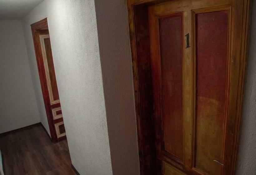 فندق صغير Emigrant Apartment 2