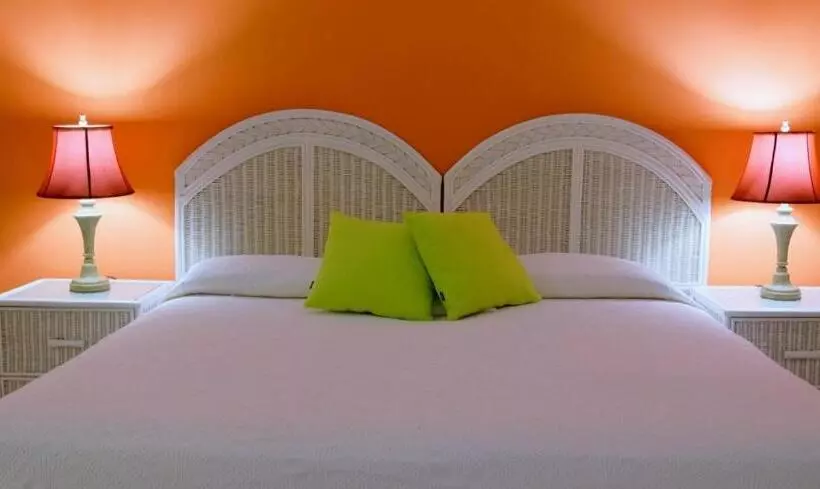 هتل Aruba Quality Apartments & Suites