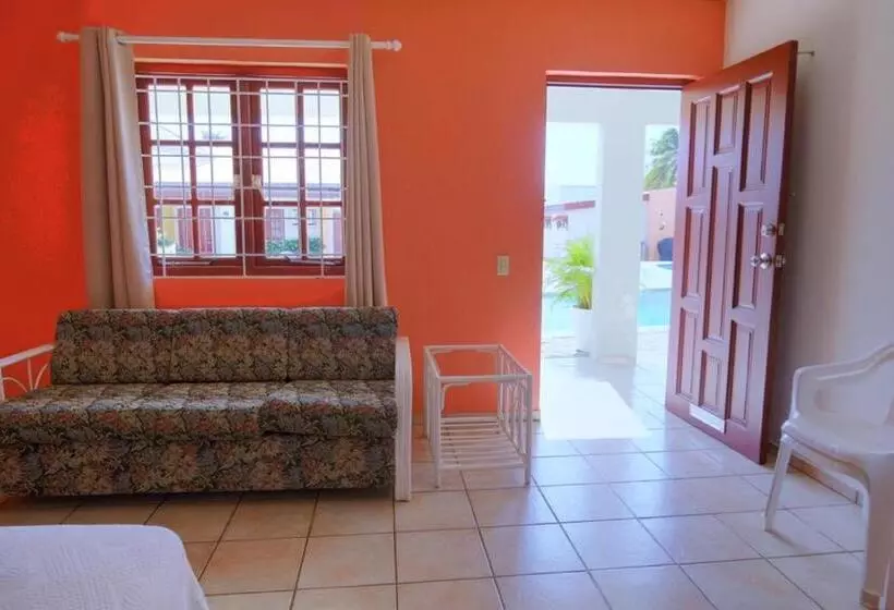 هتل Aruba Quality Apartments & Suites