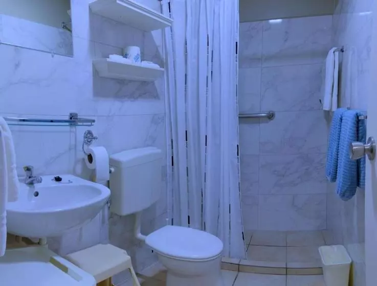 هتل Aruba Quality Apartments & Suites