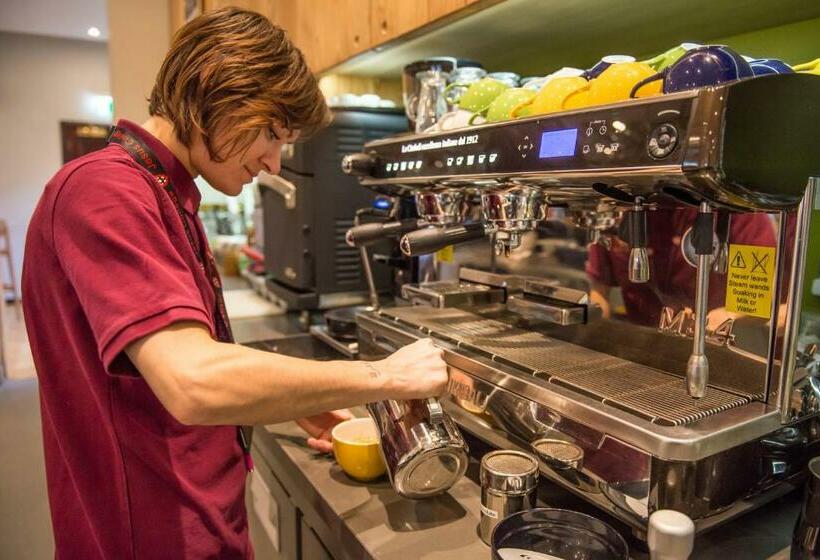 هتل West Court  Jesus College