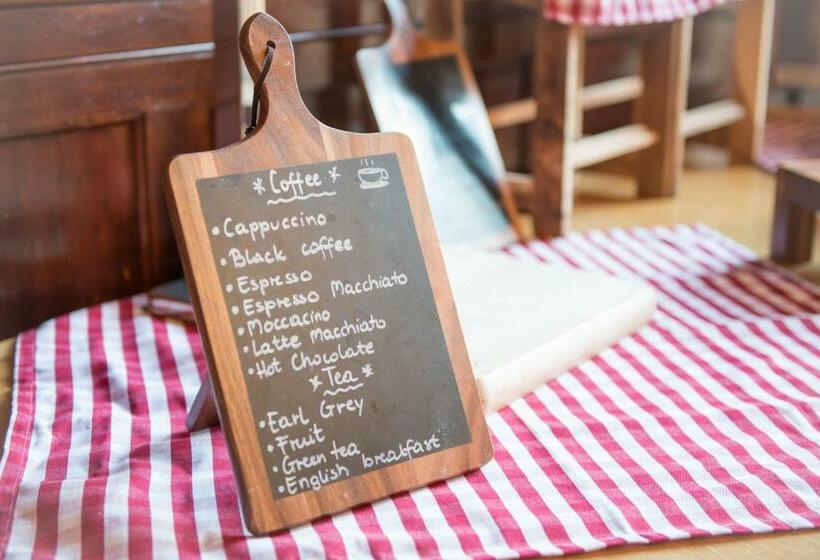 هتل West Court  Jesus College