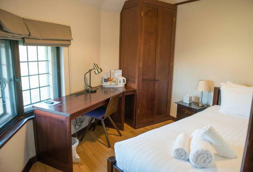 هتل West Court  Jesus College