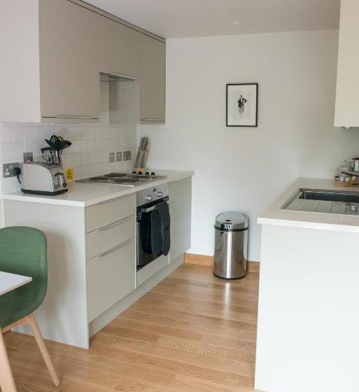 هتل West Court  Jesus College