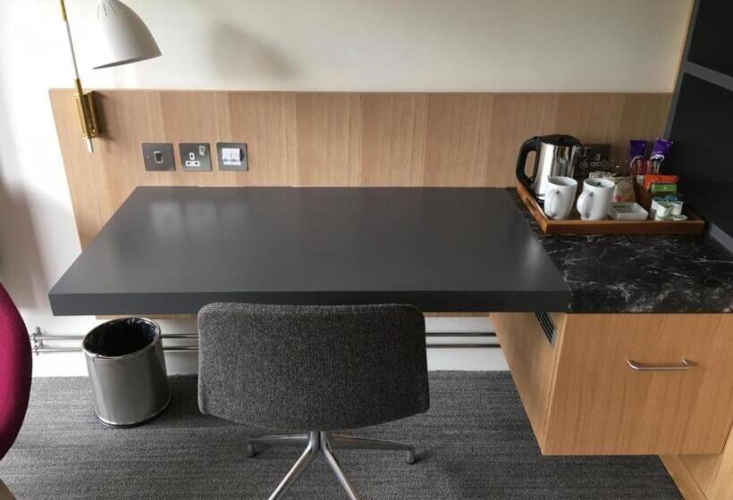 هتل West Court  Jesus College