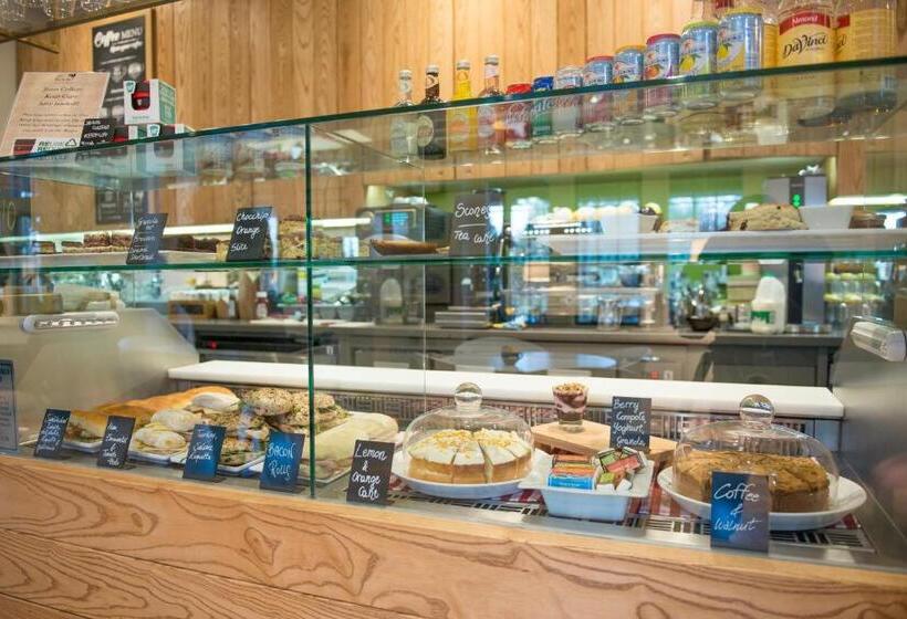 هتل West Court  Jesus College