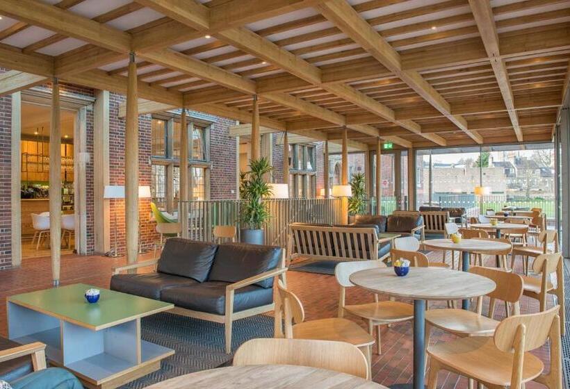 هتل West Court  Jesus College