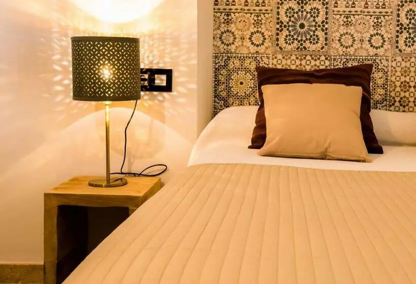 تختخواب و صبحانه La Maroma Rooms & Views