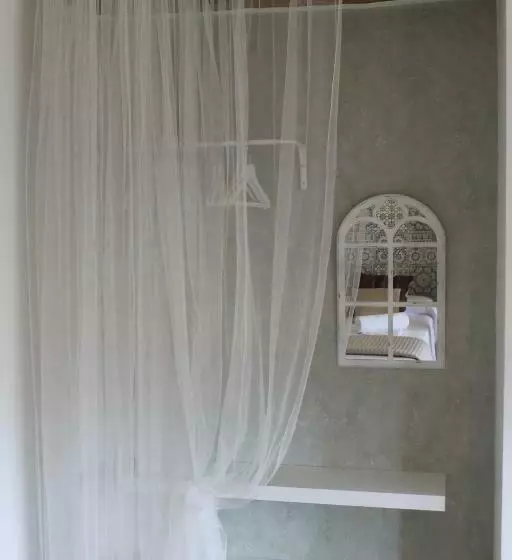 تختخواب و صبحانه La Maroma Rooms & Views