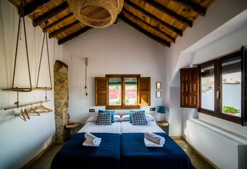 تختخواب و صبحانه La Maroma Rooms & Views