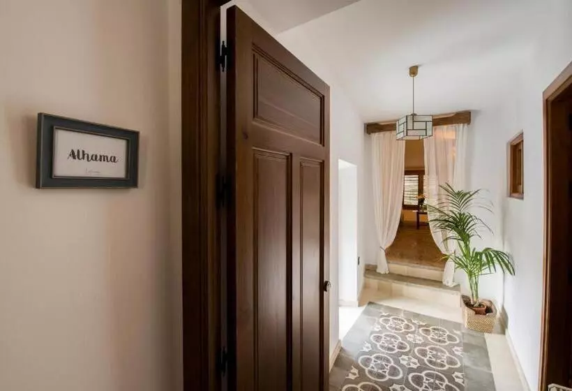 تختخواب و صبحانه La Maroma Rooms & Views