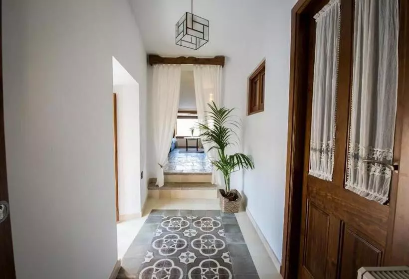 تختخواب و صبحانه La Maroma Rooms & Views