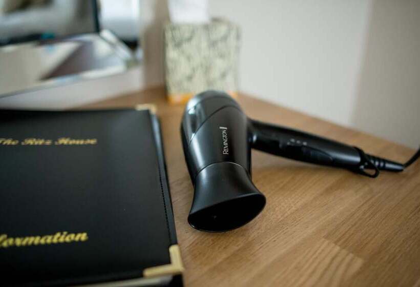 Отель The Ritz House